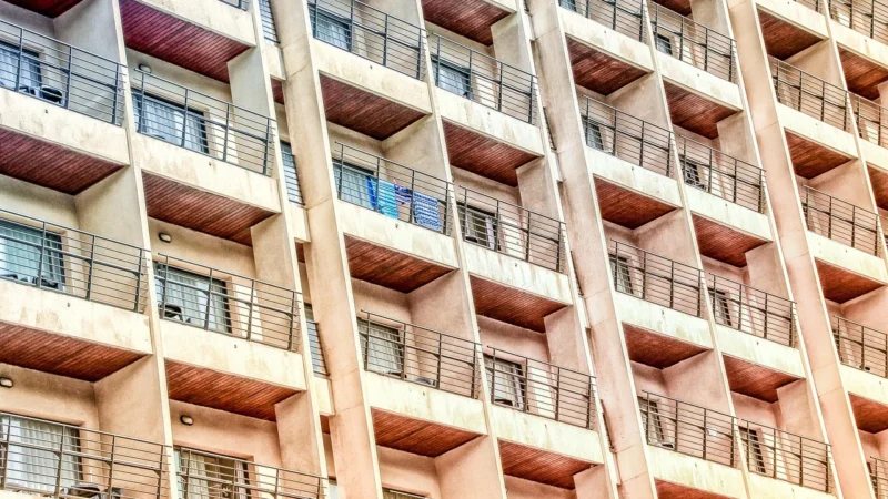 Dulux Ultimate Farba Elewacyjna Beżowy 5L