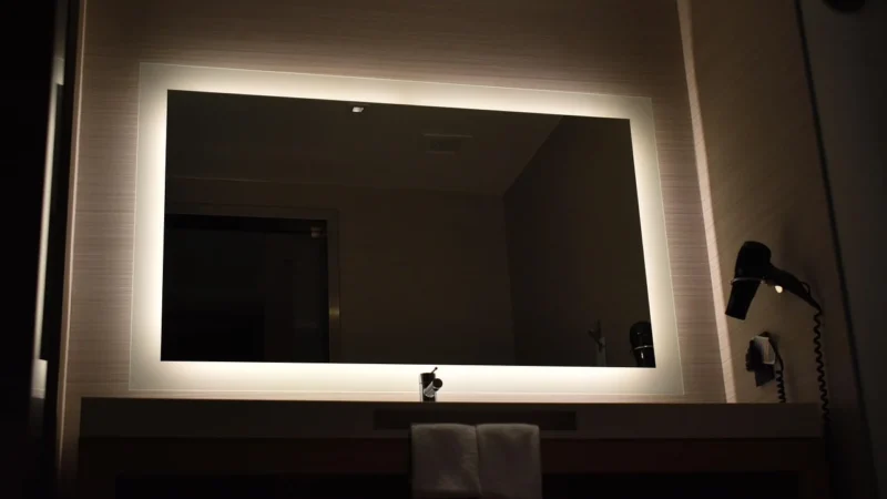 Ideal Standard Mirror Light Lustro Z Oświetleniem Led 60X70 Cm T3346Bh