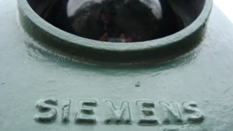 Siemens EQ521KA00 (HE517ABS0 + EA645GN17)